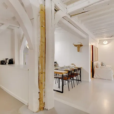 Magnificent -2br-4p- Le Marais 아파트 파리
