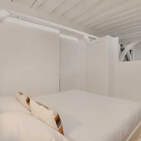 Magnificent -2br-4p- Le Marais 아파트