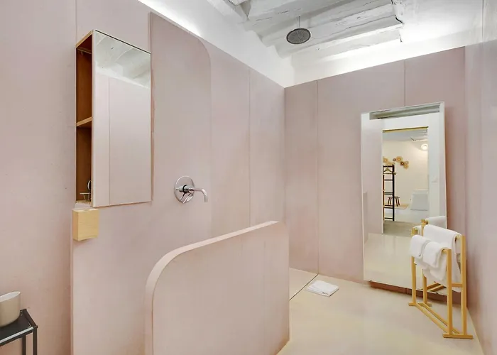 Magnificent -2br-4p- Le Marais *